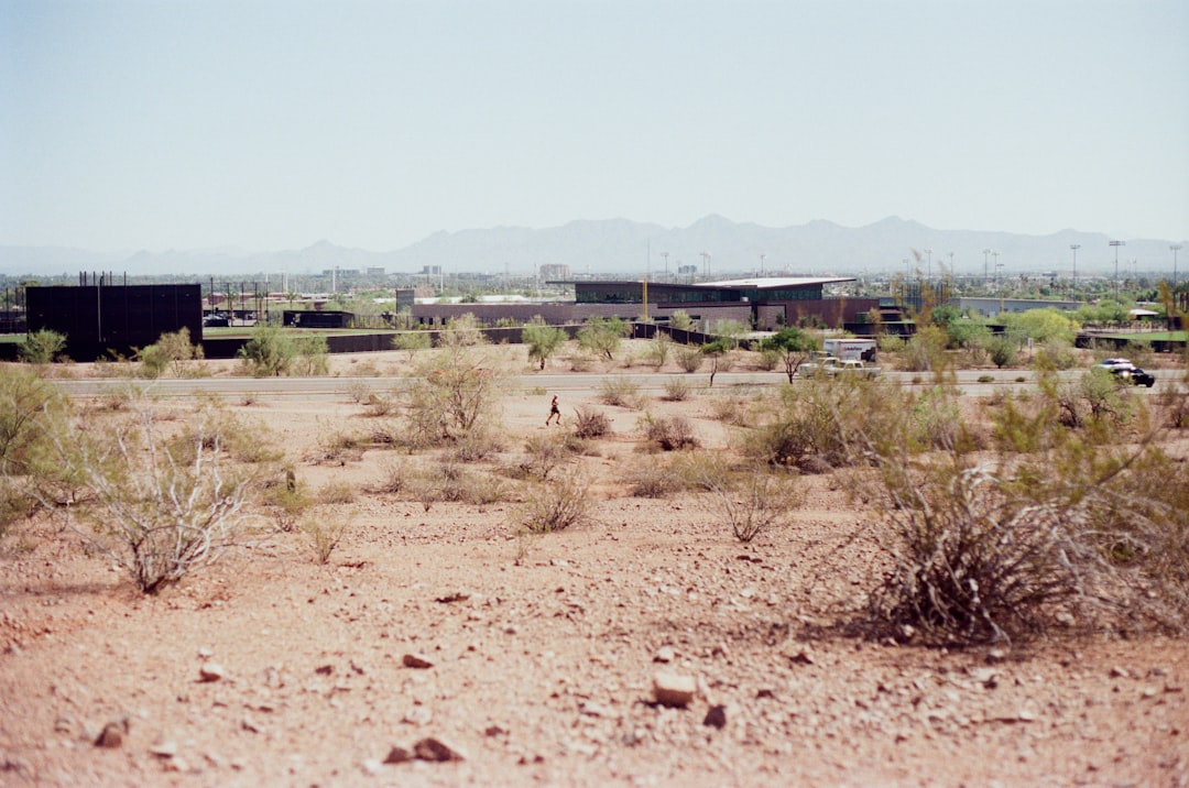 Stos Partners acquires small-bay industrial building in Tempe — Arizona real estate